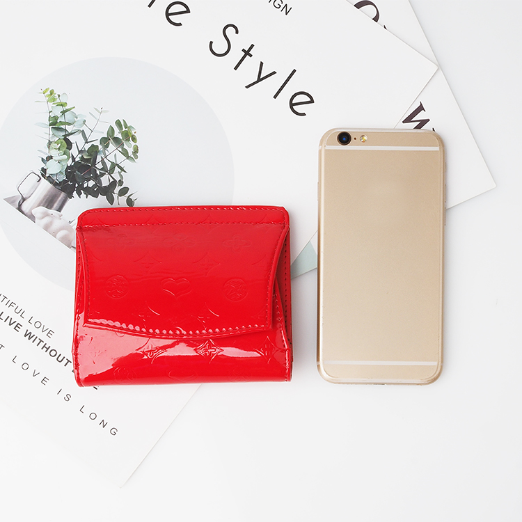 Fashionable Red oil wax Leather Women Short Wallets