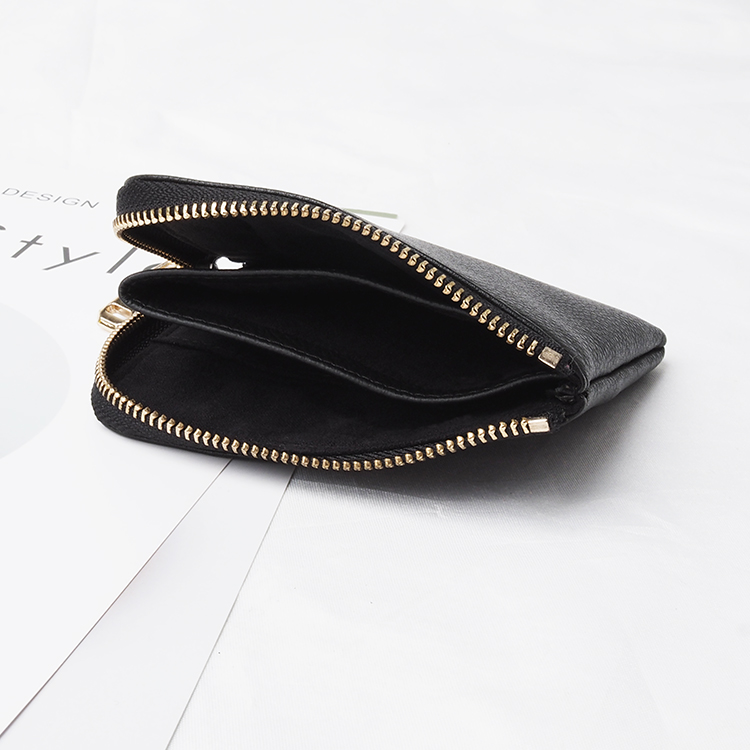 black minimum pebble leather zipper coin purse